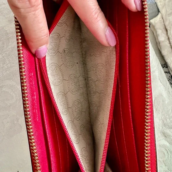 Michael Kors Red Croc-Pattern Zippy Wallet - Picture 6 of 11